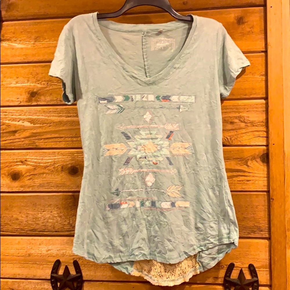 Panhandle L T-shirt/lace and embroidery.